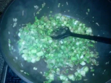 Rezept: Lachs-Champignon-Krabben-Sauce Bild Nr. 3 Lachs-Champignon-Krabben-Sauce - Rezept - Bild Nr. 3