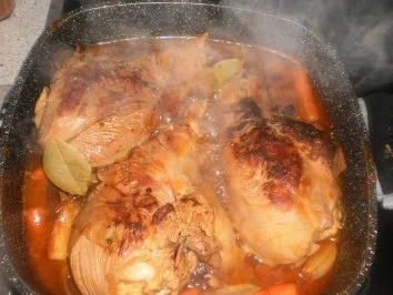 Putenkeulen mit Paprika-Sellerie-Gemüse und Klößen - Rezept - Bild Nr. 5