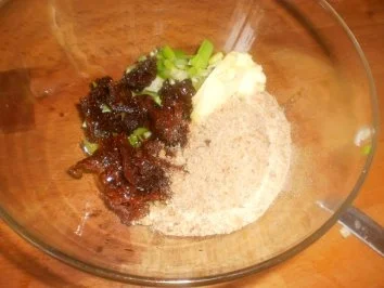 Putenkeulen mit Paprika-Sellerie-Gemüse und Klößen - Rezept - Bild Nr. 8