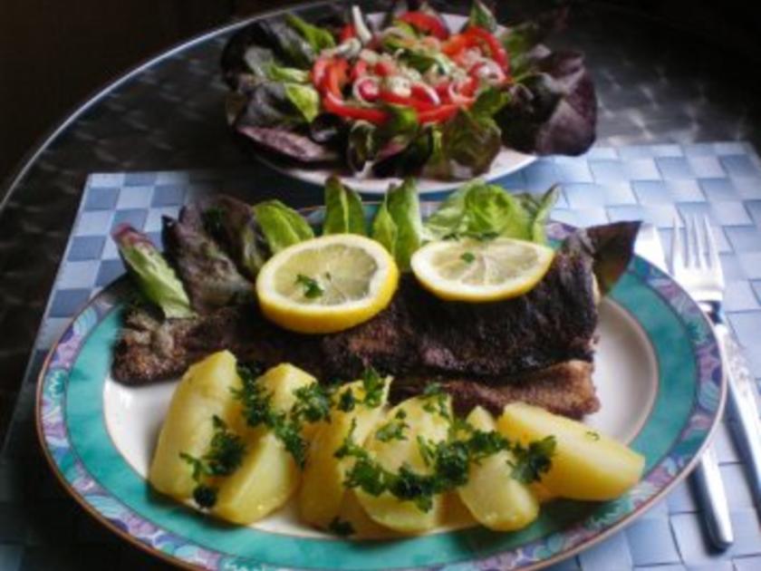 Forelle &amp;quot;Müllerin&amp;quot; mit Petersilienkartoffeln und Salat - Rezept