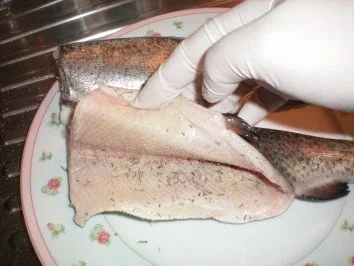 Rezept: Forelle "Müllerin" mit Petersilienkartoffeln und Salat Bild Nr. 3 Forelle "Müllerin" mit Petersilienkartoffeln und Salat - Rezept - Bild Nr. 3