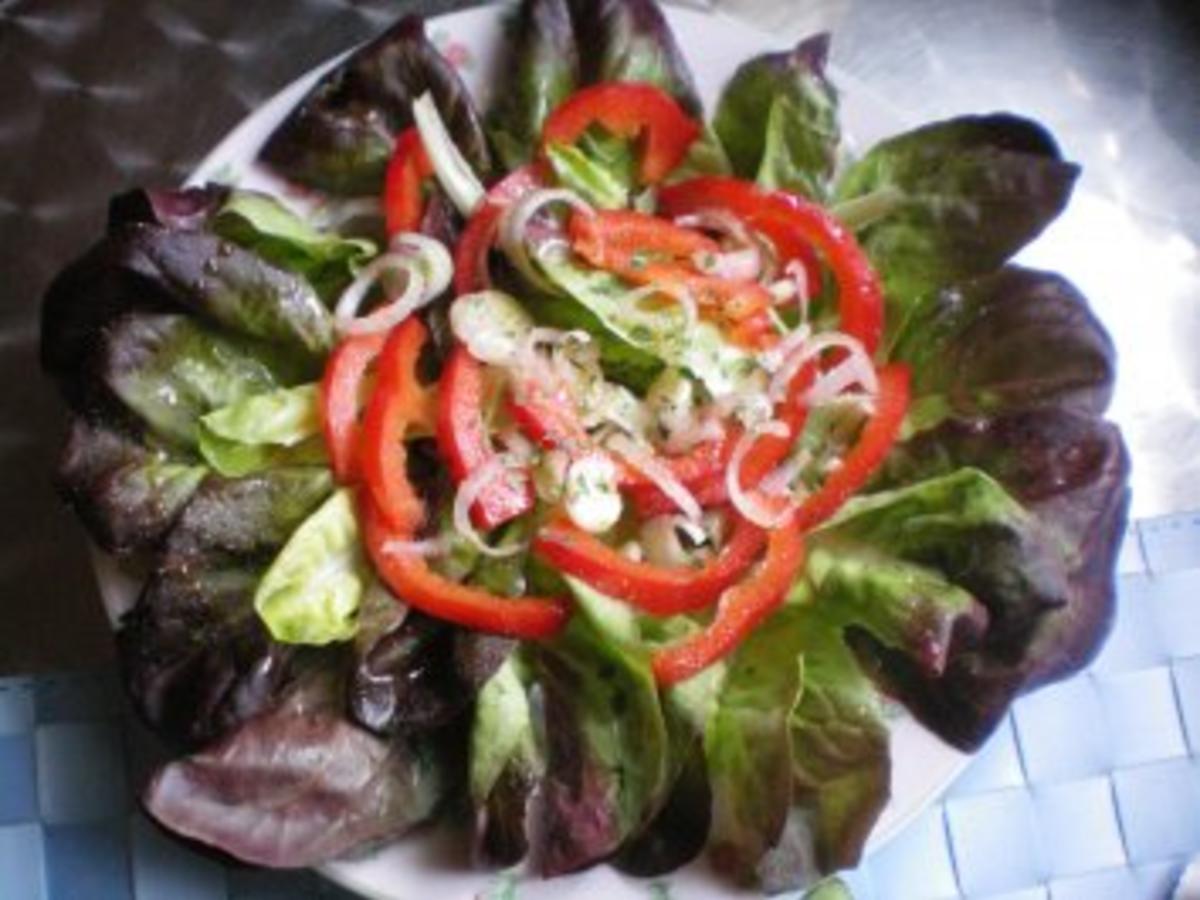 Forelle &amp;quot;Müllerin&amp;quot; mit Petersilienkartoffeln und Salat - Rezept