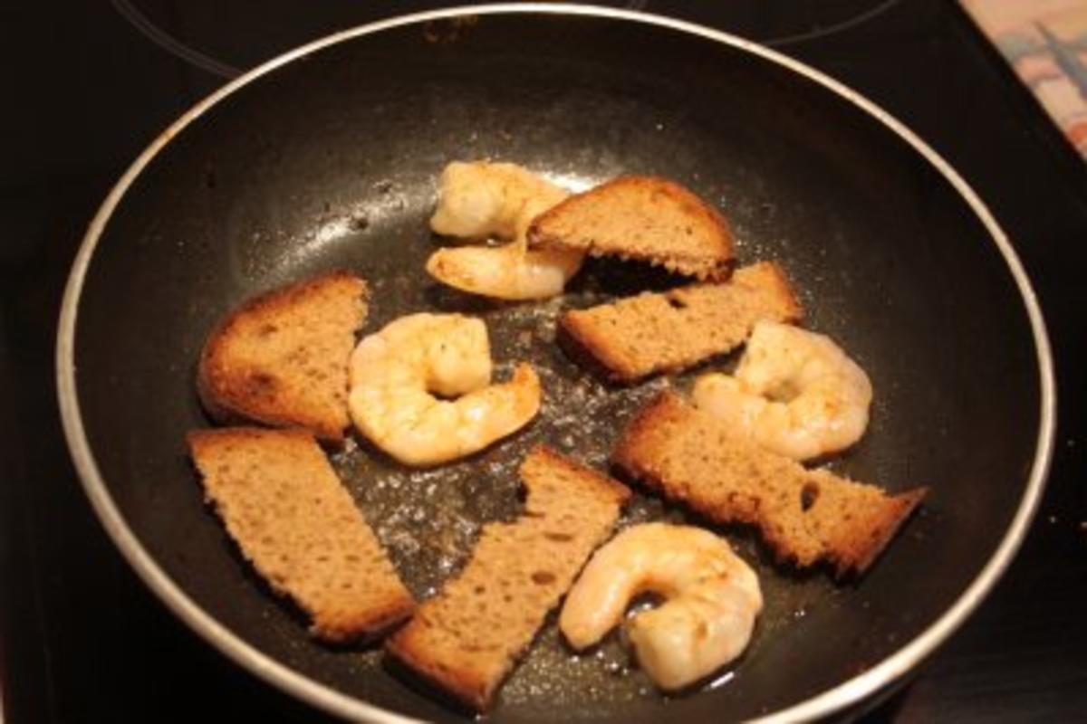 Tomaten-Garnelen-Teller mit Brotstreifen - Rezept - Bild Nr. 3