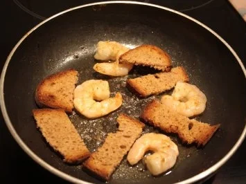 Tomaten-Garnelen-Teller mit Brotstreifen - Rezept - Bild Nr. 3