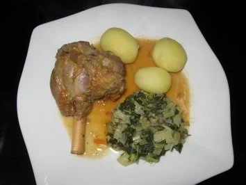 Lammvorderkeule mit Stilmus und Salzkartoffeln - Rezept