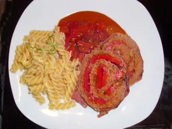 Fleisch: Ungarische Paprika-Hackrolle - Rezept