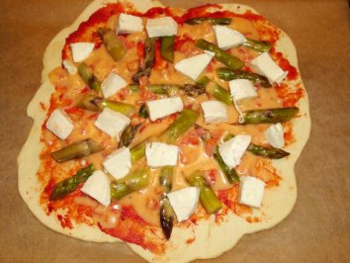 Pizza: Spargelpizza mit Tomaten-Hollandaise - Rezept - Bild Nr. 2