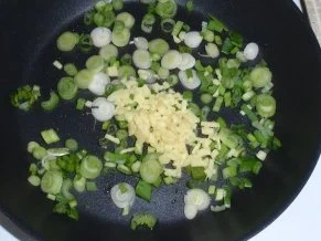 Bratwurst-Gulasch mit Nudeln - Rezept - Bild Nr. 2