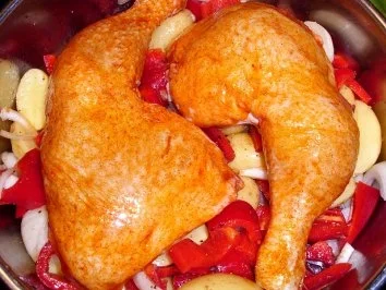 Rezept: Fleisch: Hähnchenschenkel auf Paprika-Kartoffel-Gemüse Bild Nr. 5 Fleisch: Hähnchenschenkel auf Paprika-Kartoffel-Gemüse - Rezept - Bild Nr. 5