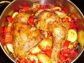 Rezept: Fleisch: Hähnchenschenkel auf Paprika-Kartoffel-Gemüse Bild Nr. 6 Fleisch: Hähnchenschenkel auf Paprika-Kartoffel-Gemüse - Rezept - Bild Nr. 6
