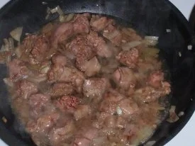 Bratkartoffeln mit Geflügelleber und Eisbergsalat - Rezept - Bild Nr. 6