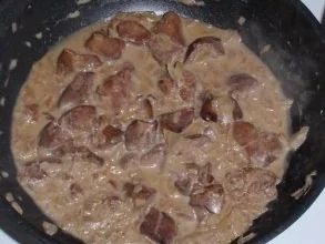 Bratkartoffeln mit Geflügelleber und Eisbergsalat - Rezept - Bild Nr. 7