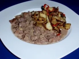 Bratkartoffeln mit Geflügelleber und Eisbergsalat - Rezept - Bild Nr. 9