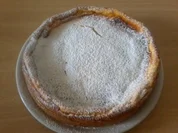 Feiner Käsekuchen mit Boden aus weichem 'Hefemürbteig' - Rezept