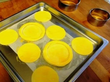 Rezept: Königspastetchen mit Spinat-Salat EURO 5,55 für 4Pers. Bild Nr. 2 Königspastetchen mit Spinat-Salat EURO 5,55 für 4Pers. - Rezept - Bild Nr. 2