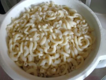 BEILAGE - Gabelspagetti mit Schinkenwürfel - Rezept - Bild Nr. 2