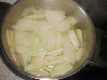 Rezept: Gebratener Lachs zu Kohlrabi Bild Nr. 3 Gebratener Lachs zu Kohlrabi - Rezept - Bild Nr. 3