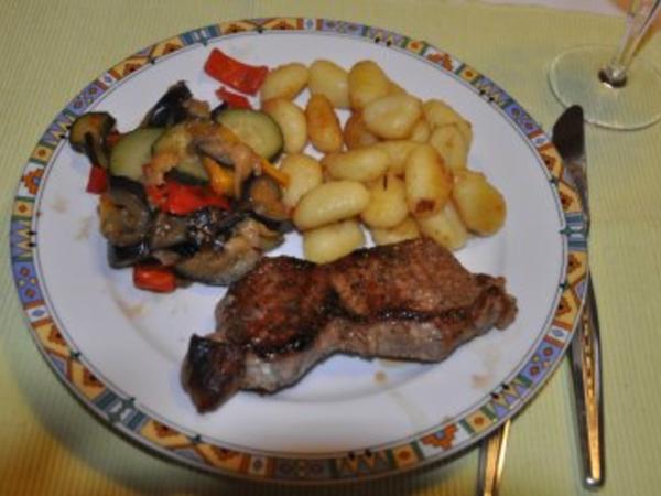 mediteranes Kalbsrückensteak mit Gnocchi - Rezept - kochbar.de