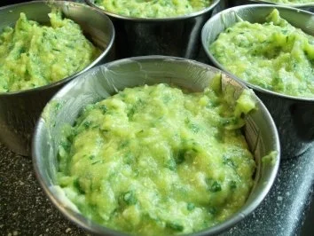 rosa Kalbsrücken/ Kartoffel-Bärlauch-Soufflé/Marktgemüse/Kalbs-Jus - Rezept - Bild Nr. 11