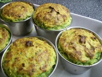 rosa Kalbsrücken/ Kartoffel-Bärlauch-Soufflé/Marktgemüse/Kalbs-Jus - Rezept - Bild Nr. 13