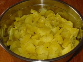 Rezept: Kartoffelsalat der nicht schwer im Magen liegt Bild Nr. 3 Kartoffelsalat der nicht schwer im Magen liegt - Rezept - Bild Nr. 3
