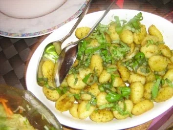 Hähnchenschenkel Orange mit Basilikum-Gnocchis - Rezept - Bild Nr. 5