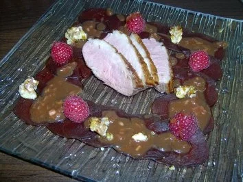Rote Beete Carpaccio mit Himbeeren und Entenbrust - Rezept - Bild Nr. 2