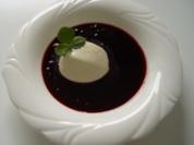 Blaubeer-Kaltschale mit Buttermilchnockerln - Rezept