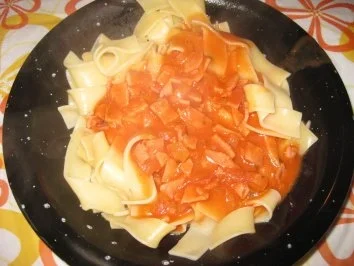 Bandnudeln mit Tomatensosse - Rezept - Bild Nr. 3