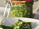 Bärlauchpesto mit Sesam, Sonnenblumenkernen und Parmesan - Rezept