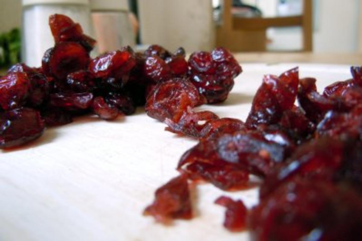 Gefüllte Hähnchenbrust auf Cranberry-Sauce mit Rosmarin-Kartöffelchen - Rezept - Bild Nr. 2