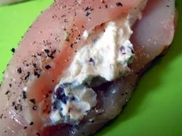 Gefüllte Hähnchenbrust auf Cranberry-Sauce mit Rosmarin-Kartöffelchen - Rezept - Bild Nr. 4