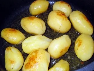 Gefüllte Hähnchenbrust auf Cranberry-Sauce mit Rosmarin-Kartöffelchen - Rezept - Bild Nr. 8