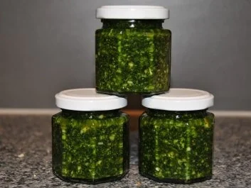 Bärlauchpesto mit Pinienkernen und Parmesan - Rezept - Bild Nr. 6