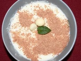 Vanille-Pudding mit Preiselbeersoße - Rezept