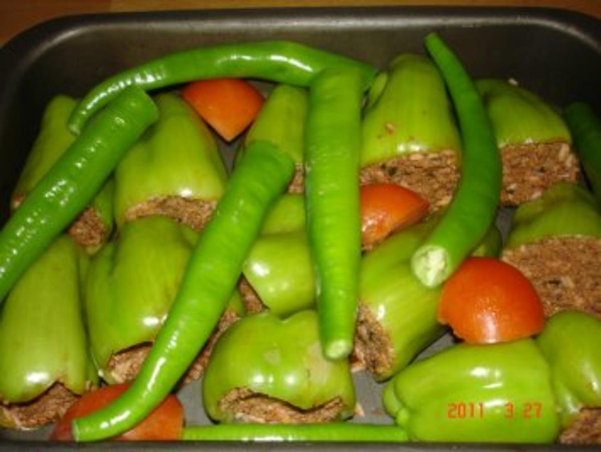 Gefüllte Paprika mit Joghurtsauce - Rezept - Bild Nr. 2