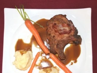 Malzbier-Koteletts mit Kartoffelstampf - Rezept