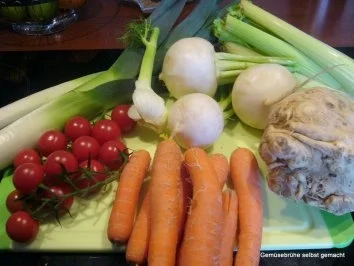 Rezept: Gemüsebrühe Gemüsebrühe - Rezept