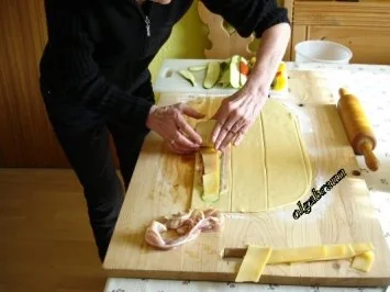 Rezept: Gefüllte Wickelknödel Bild Nr. 6 Gefüllte Wickelknödel - Rezept - Bild Nr. 6