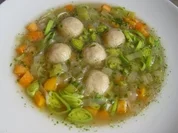 Grünkernsuppe mit Markklößchen - Rezept