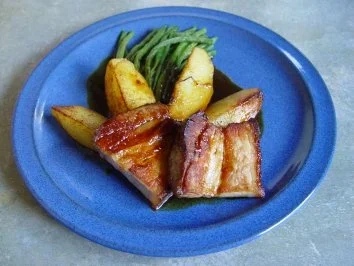 Rezept: Rotgeschmorter Schweinebauch Bild Nr. 2 Rotgeschmorter Schweinebauch - Rezept - Bild Nr. 2