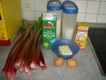 Rezept: Rhabarberkuchen Bild Nr. 2 Rhabarberkuchen - Rezept - Bild Nr. 2