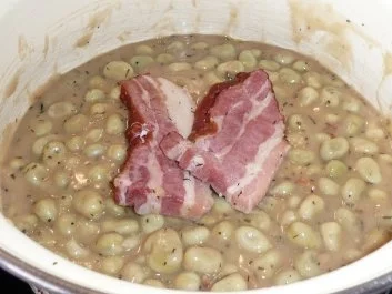 Gemüse: Große Bohnen mit Speck und Salzkartoffeln - Rezept - Bild Nr. 3