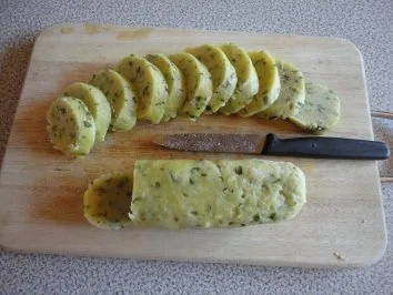 Rezept: Bärlauch Knödel Scheiben Bild Nr. 8 Bärlauch Knödel Scheiben - Rezept - Bild Nr. 8