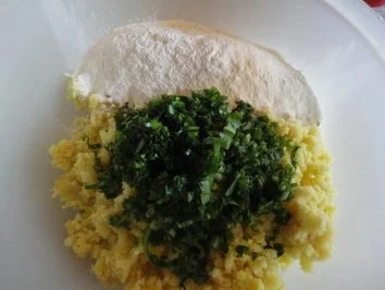 Rezept: Bärlauch Knödel Scheiben Bild Nr. 5 Bärlauch Knödel Scheiben - Rezept - Bild Nr. 5