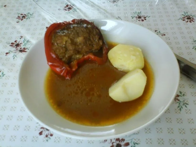 Gefüllte Paprikahälften - Rezept