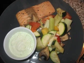 Rezept: Wildlachs auf Gemüsebett mit Wasabii-Dip Bild Nr. 3 Wildlachs auf Gemüsebett mit Wasabii-Dip - Rezept - Bild Nr. 3
