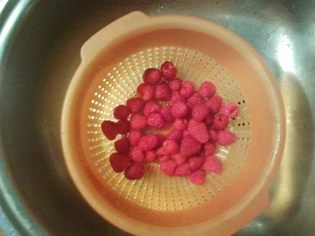Rezept: Himbeeressig Bild Nr. 2 Himbeeressig - Rezept - Bild Nr. 2