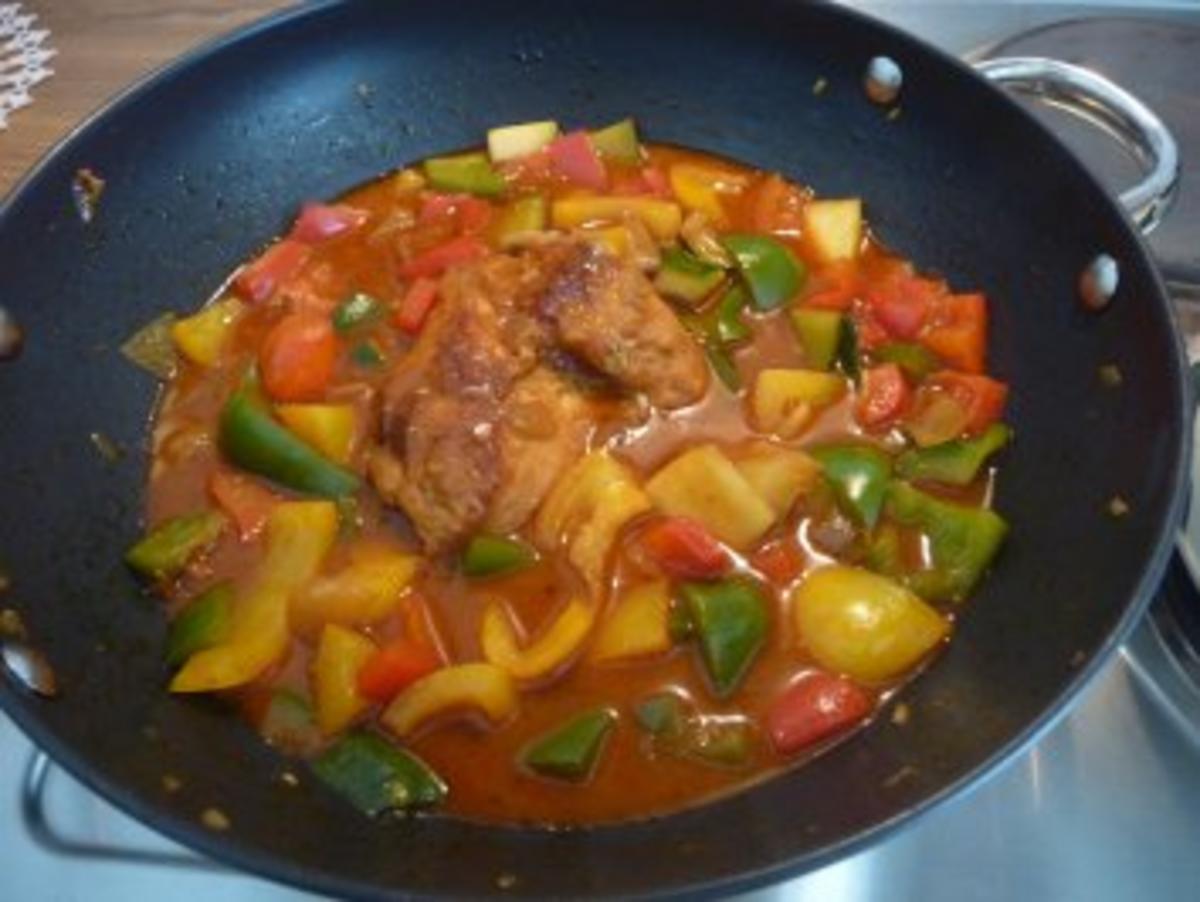 Geflügel - Curry-Putenbrust an Paprikagemüse - Rezept