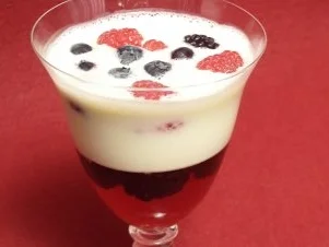 Leckere Früchte mit Sahne-Pudding - Rezept
